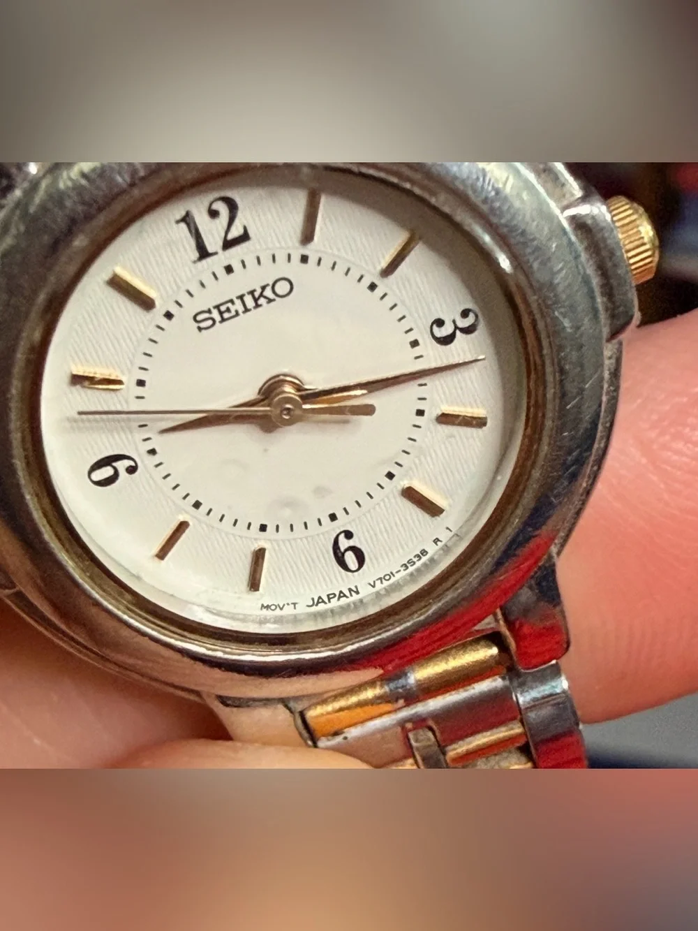 Seiko VintageTwo-Tone Silver and Gold Women's Wristwatch